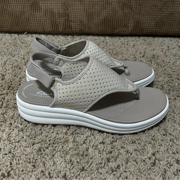 Clarks Women's grey Sandals womens Sise 8 - Picture 5 of 13
